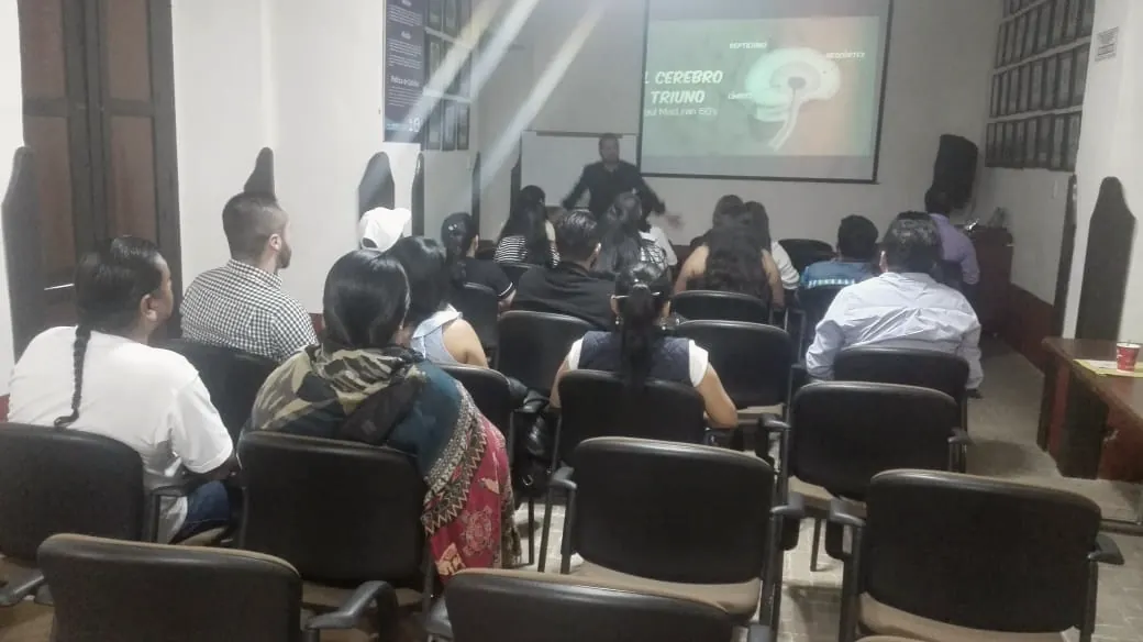 Registro fotográfico de una jornada de conferencia o formación OSABUENA, fotografía 40