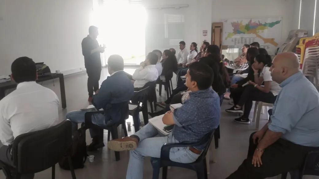 Registro fotográfico de una jornada de conferencia o formación OSABUENA, fotografía 45