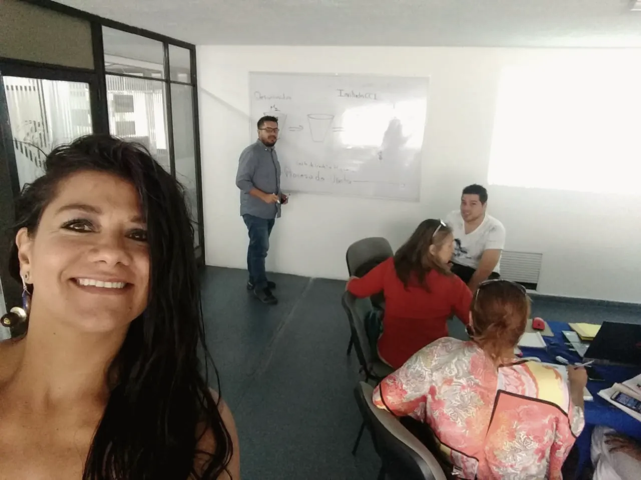 Registro fotográfico de una jornada de conferencia o formación OSABUENA, fotografía 47